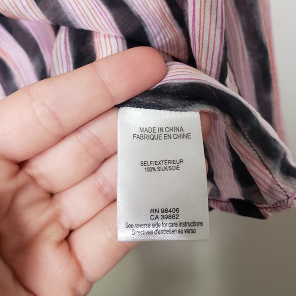 Theory 100% silk striped sleeveless blouse - Picture 2 of 4